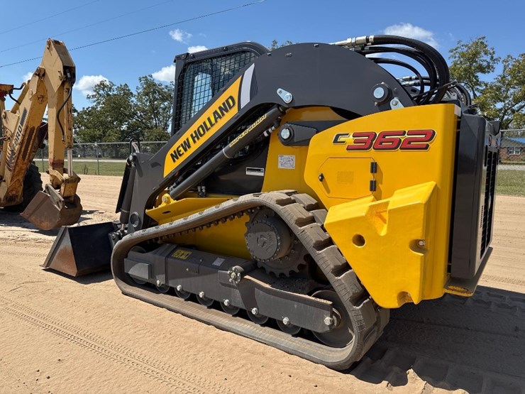 new-holland-c362-image-8