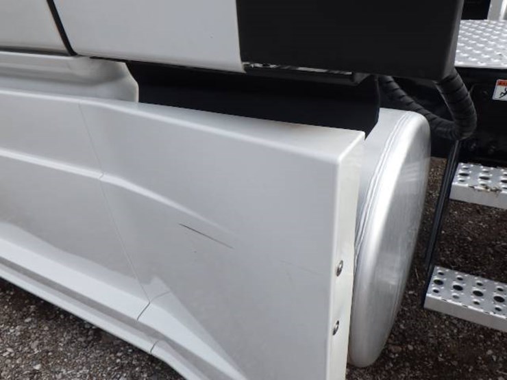 2024-freightliner-cascadia-126-image-9