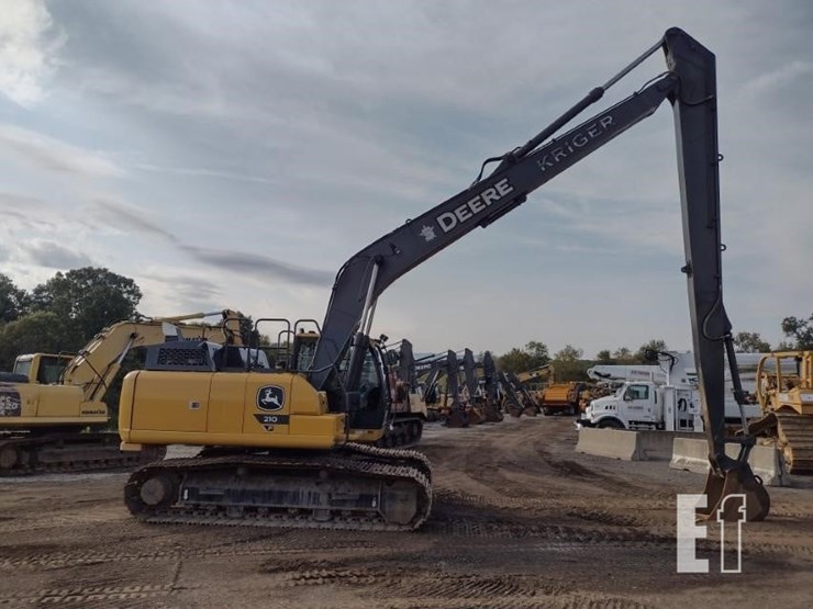 john-deere-210-image-3