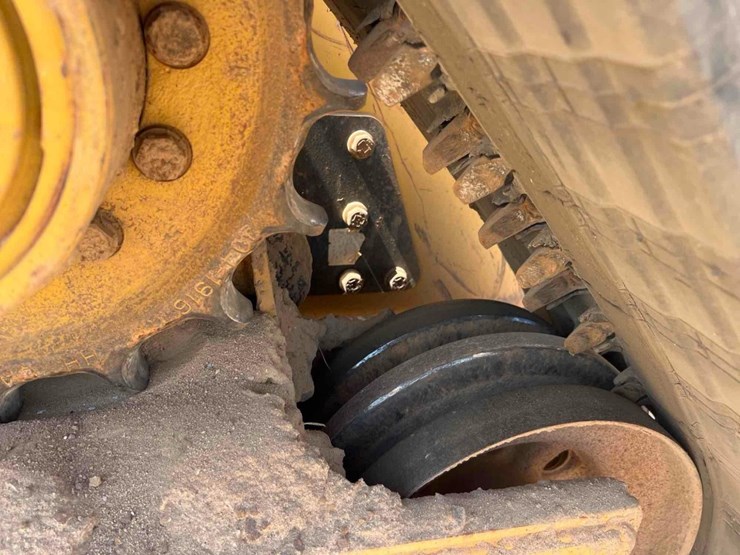 2021-caterpillar-279d3-image-10