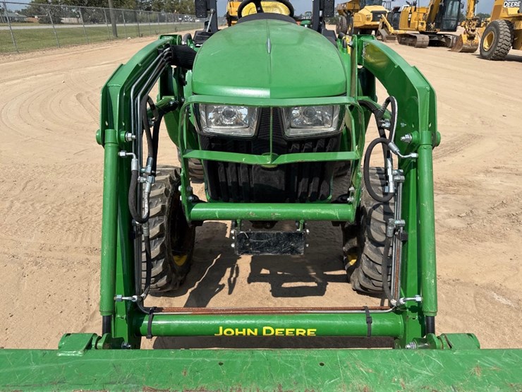 john-deere-3032e-image-13