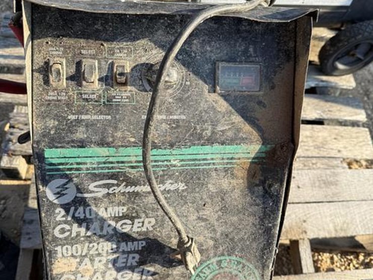 lincoln-electric-ac-225-arc-welder-&-pallet-contents-image-3