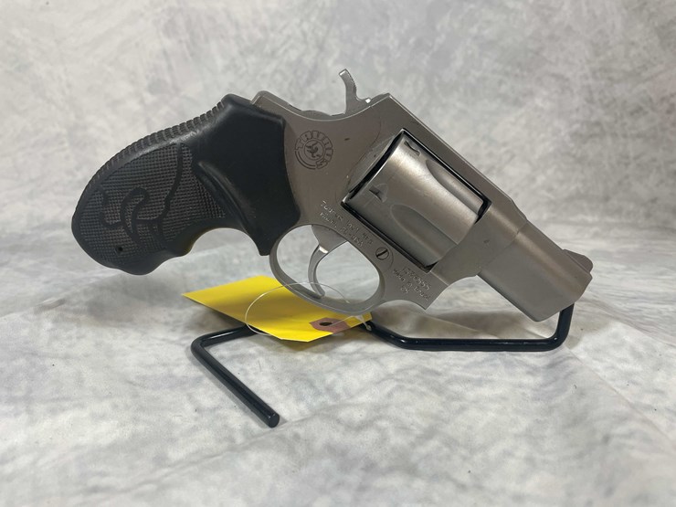 #4820-•-taurus-model-85-38-spl-revolver,-sn:-is36555-image-3