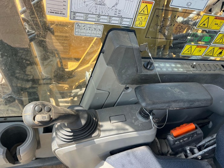 2016-caterpillar-313fl-image-36