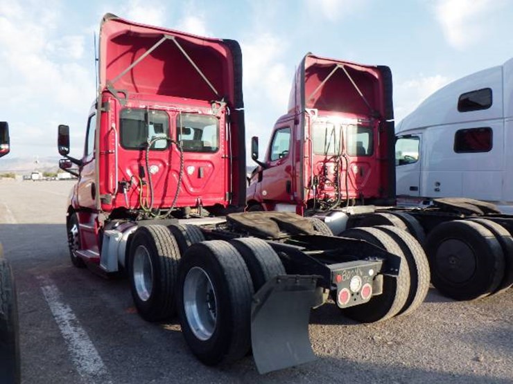 2019-freightliner-cascadia-116-image-9