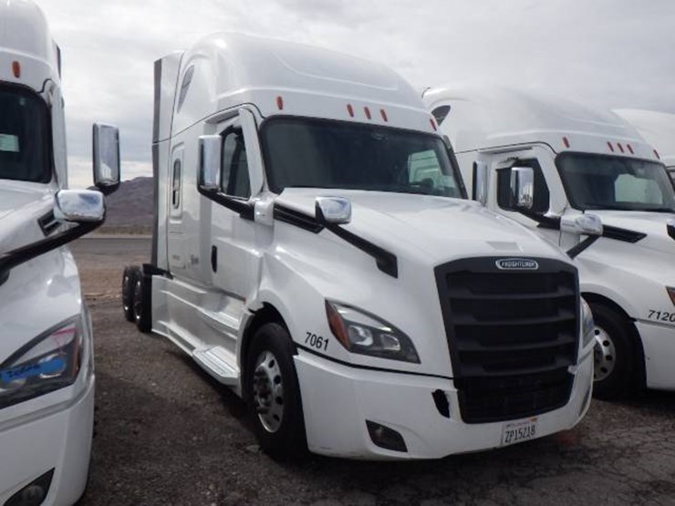2024-freightliner-cascadia-126-image-3
