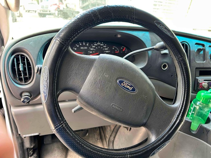 2006-ford-service-van-image-11
