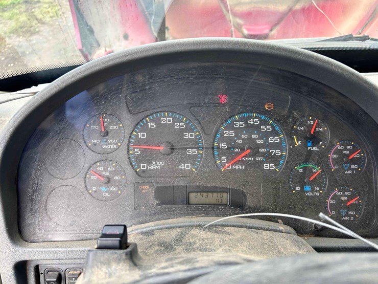 2004-international-knuckle-boom-truck-image-27