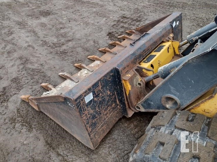 deere-329d-image-18