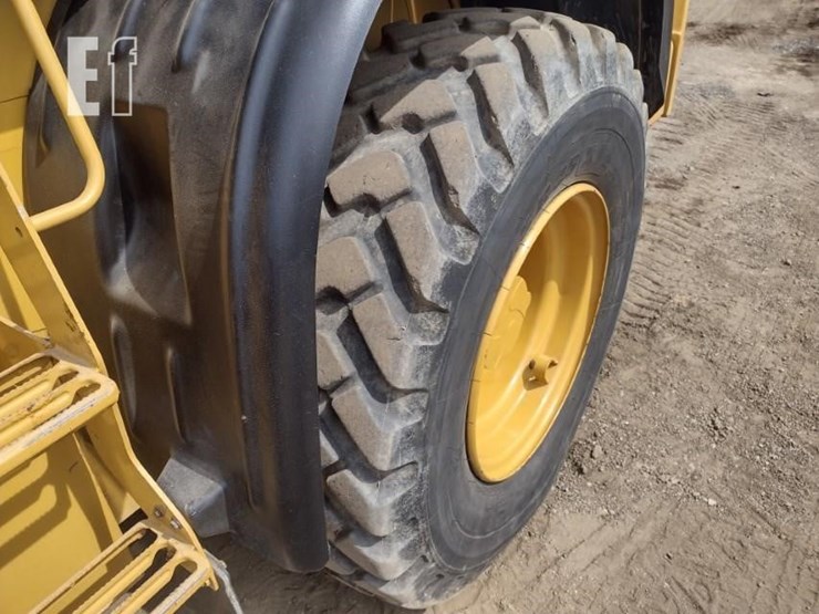 2018-caterpillar-910m-image-23