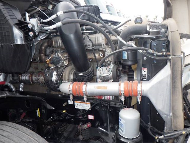 2024-freightliner-cascadia-126-image-15