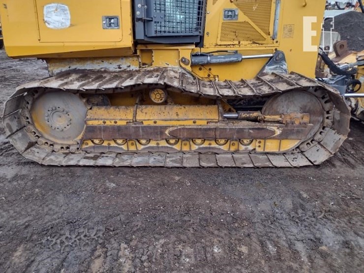 2017-deere-650k-lgp-image-29