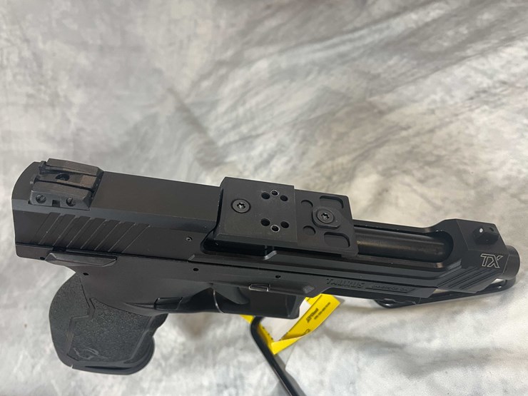 #4801-•-taurus-tx22-competition-22-lr-pistol,-sn:-1pt435457-image-12
