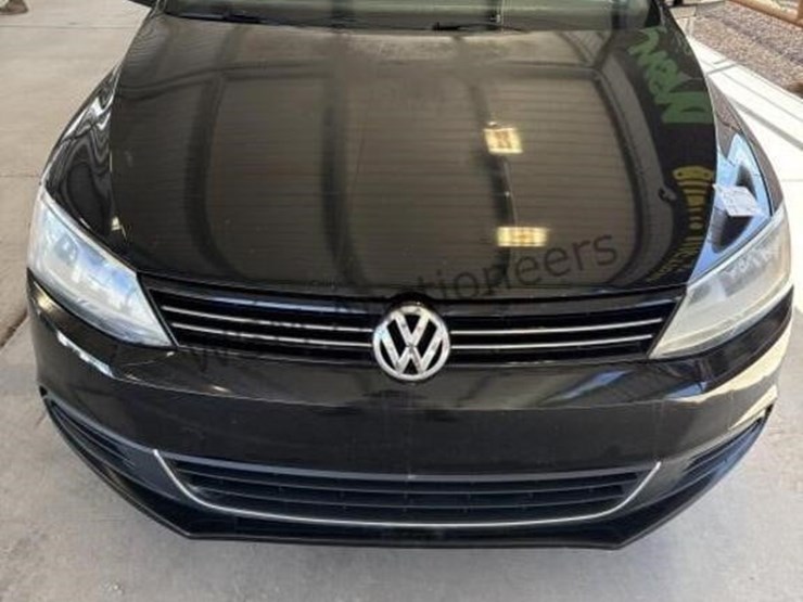 2013-volkswagen-jetta-sdn-image-3