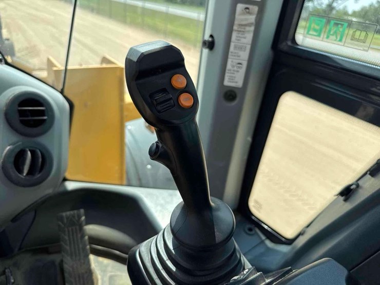 2021-deere-524p-image-28
