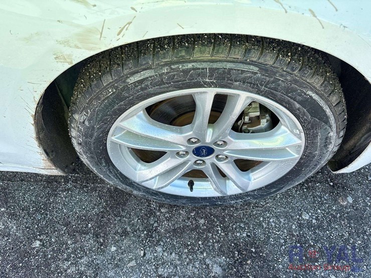 2018-ford-fusion-hybrid-sedan-image-24