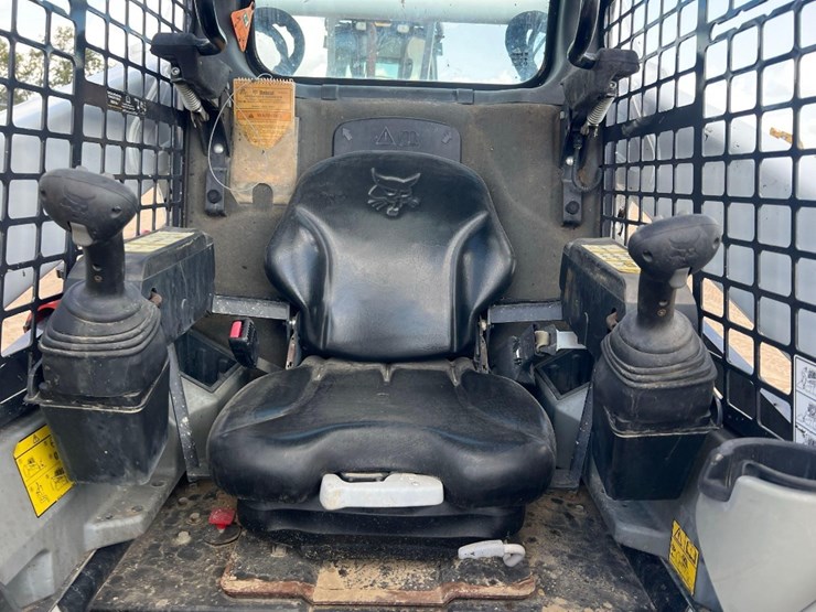2022-bobcat-t595-image-25