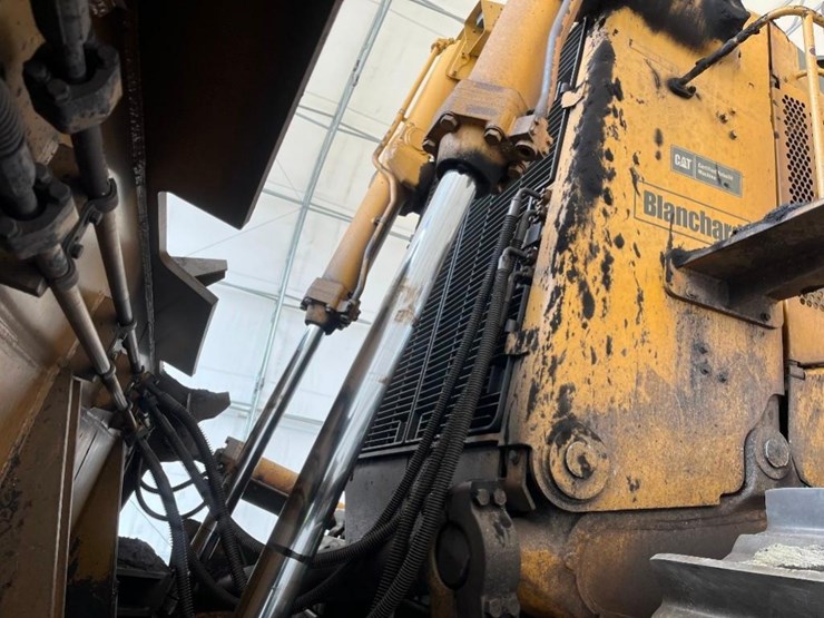 2017-caterpillar-d11t-image-58