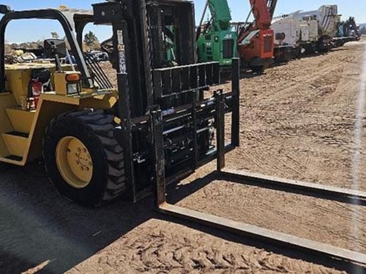 2012-all-terrain-forklift-image-7