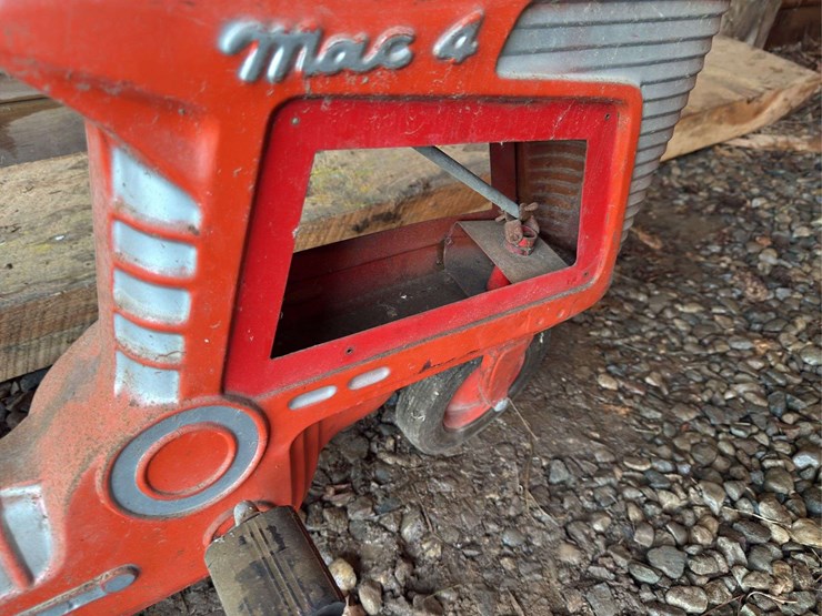 mac-4-pedal-tractor-image-5