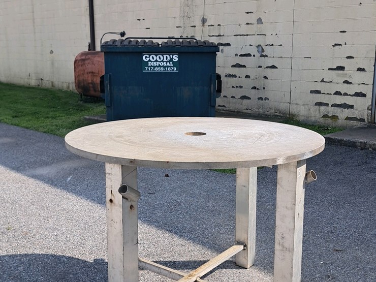 #179-•-55"×55"×39"-aluminum-table-image-4