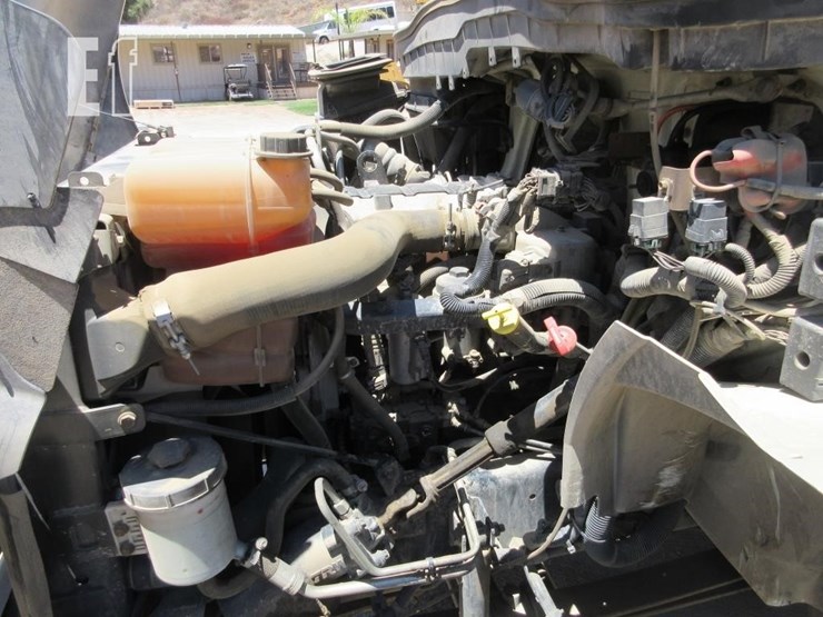 2014-international-durastar-4300-image-5