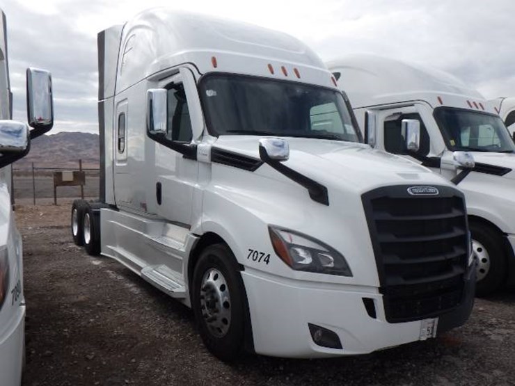 2024-freightliner-cascadia-126-image-2