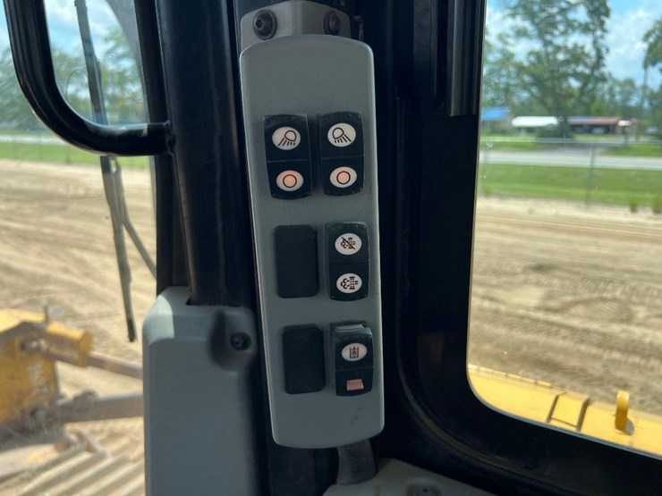 2019-caterpillar-d6t-lgp-image-33