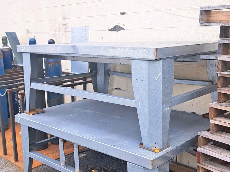 #181-•-2-metal-tables-image-2
