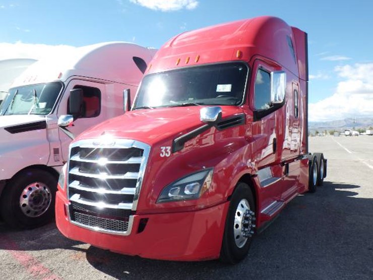 2020-freightliner-cascadia-126-image-1