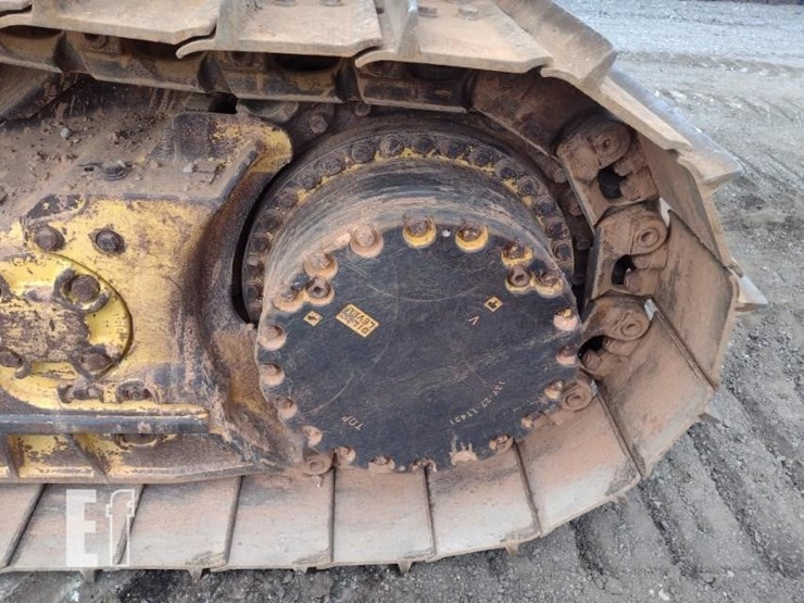 2015-komatsu-d61ex-23-image-24