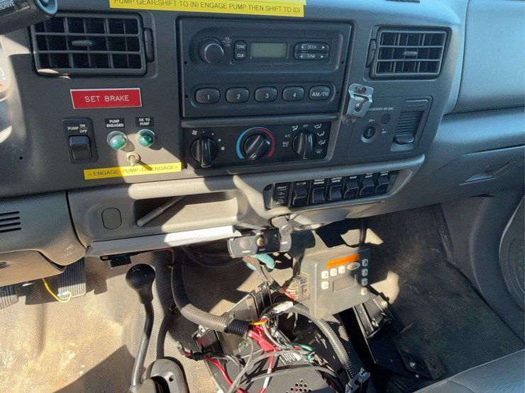 2002-ford-f550-image-39