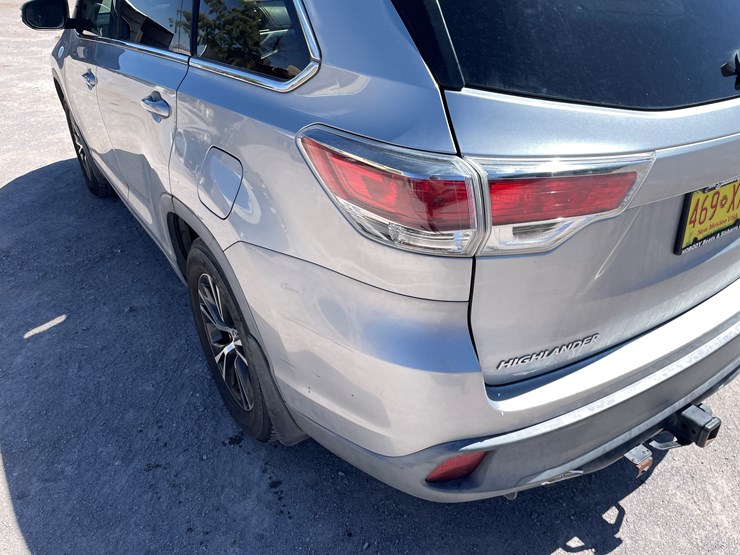 2016-toyota-highlander-image-10