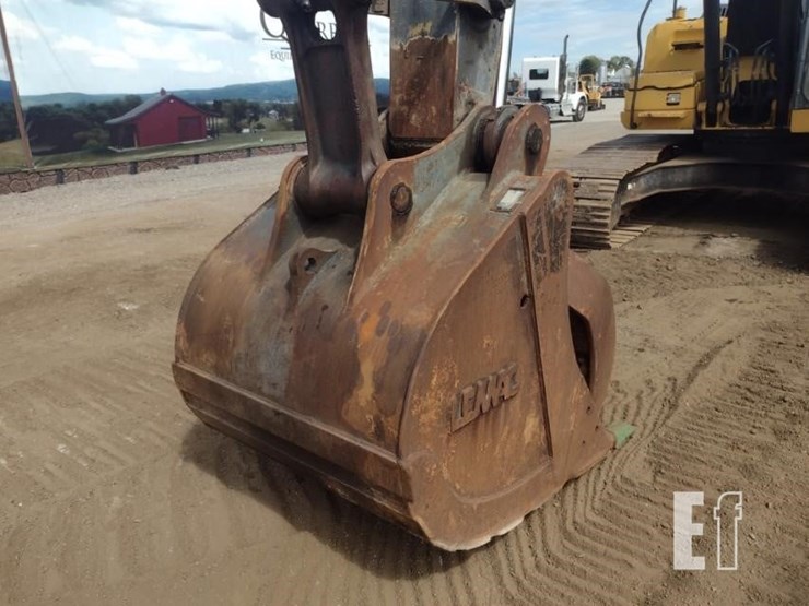 2013-deere-210g-lc-image-16