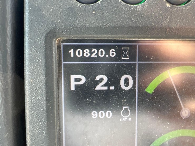 2015-deere-1050k-image-47
