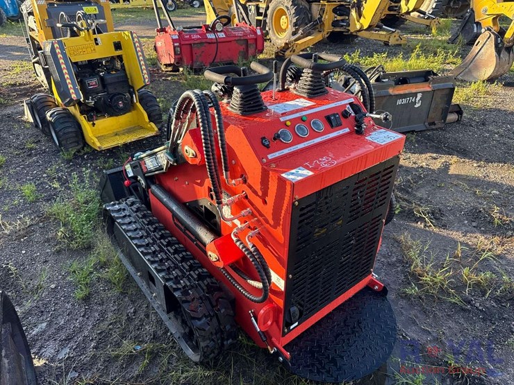 2024-agt-lrt23-mini-track-loader-skid-steer-image-4