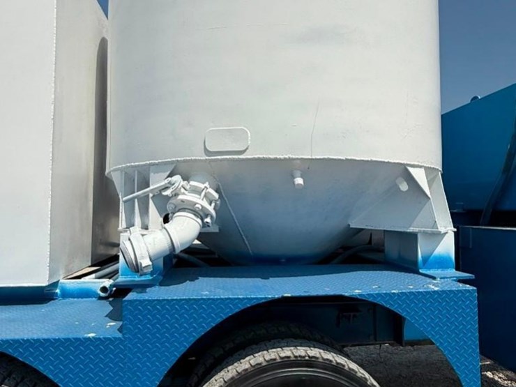 1990-peterbilt-357-image-8