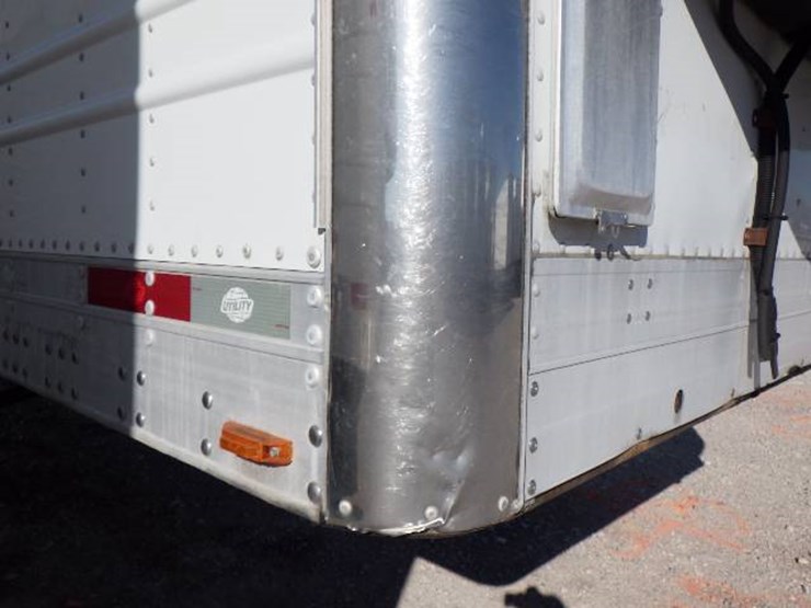 2013-utility-3000r-image-3