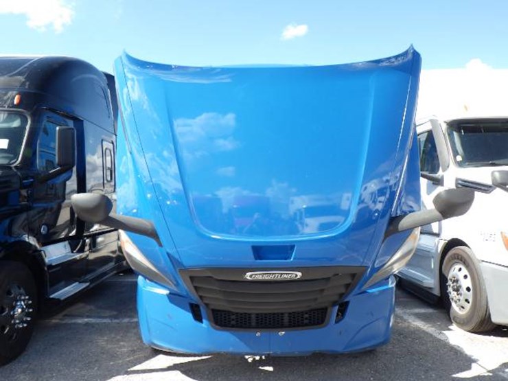 2020-freightliner-cascadia-126-image-18