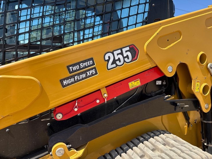 2024-caterpillar-255-skid-steer-image-19