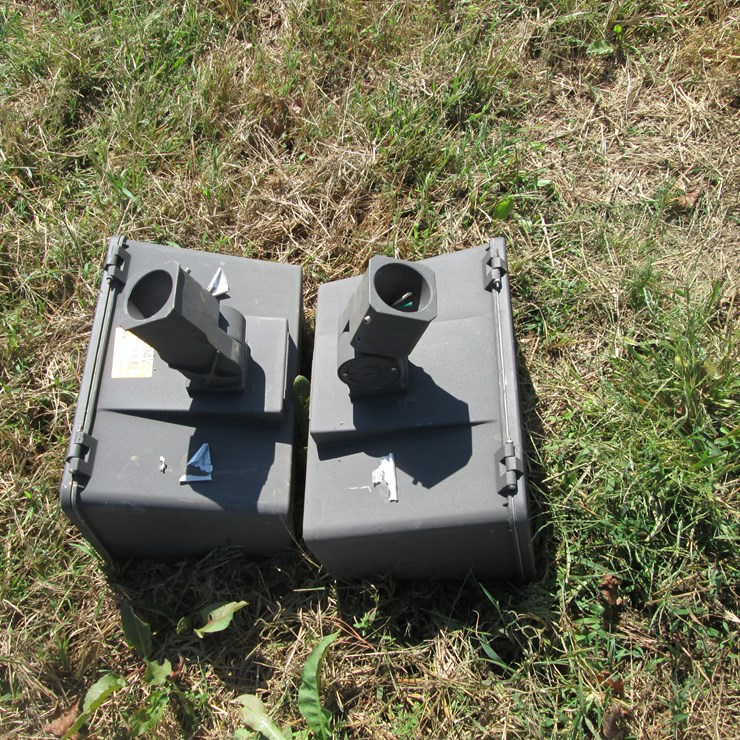 #29470 • Lot of (2) 600V/1500W Lights