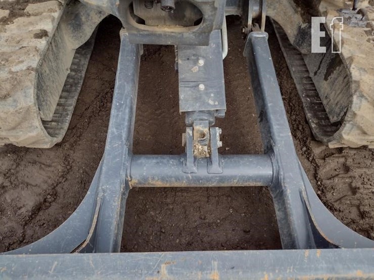 2022-deere-35g-image-22