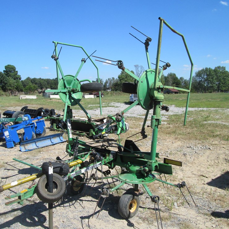 JOHN DEERE 756