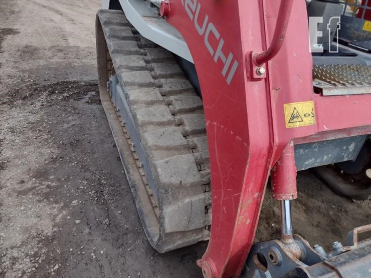 2019-takeuchi-tl8-image-25