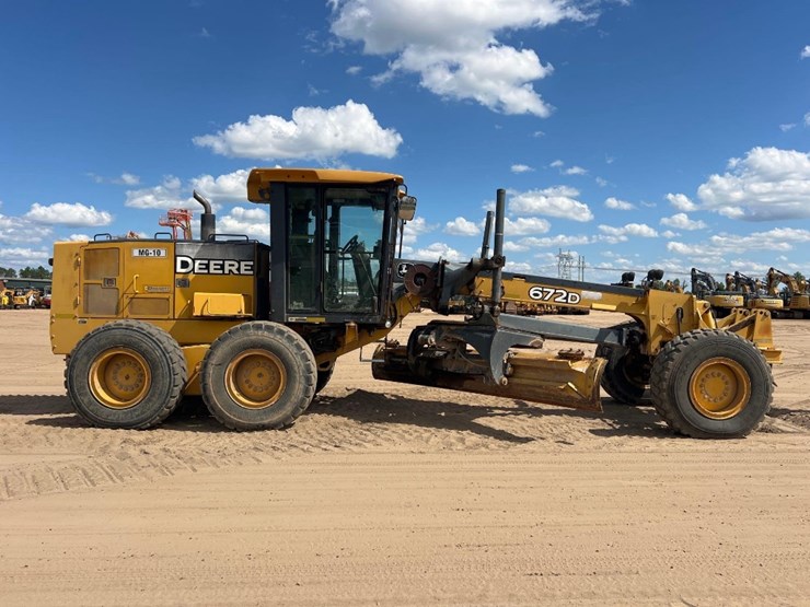 2008-deere-672d-image-5