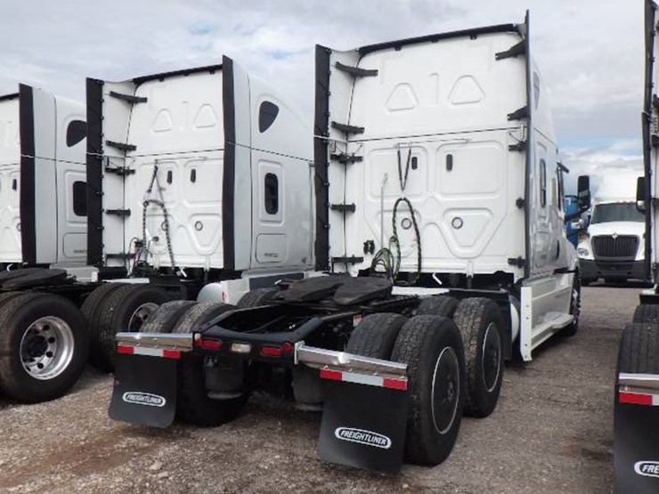 2024-freightliner-cascadia-126-image-5