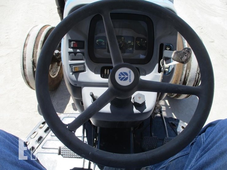 2005-new-holland-tn70-image-11