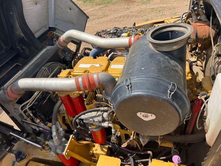 2019-caterpillar-740-gc-image-42