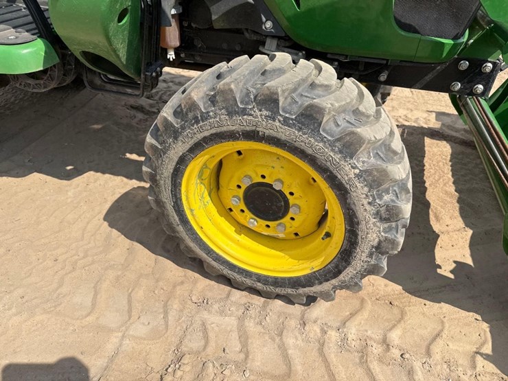 john-deere-3032e-image-8