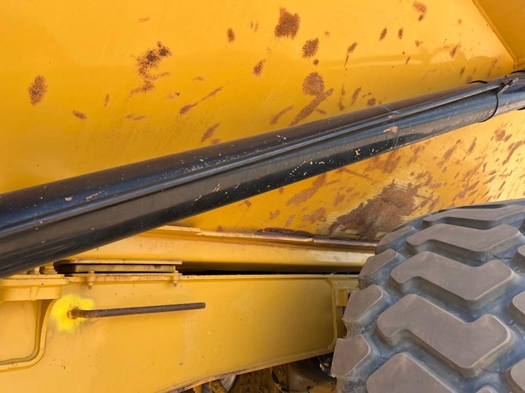 2018-caterpillar-745-image-29